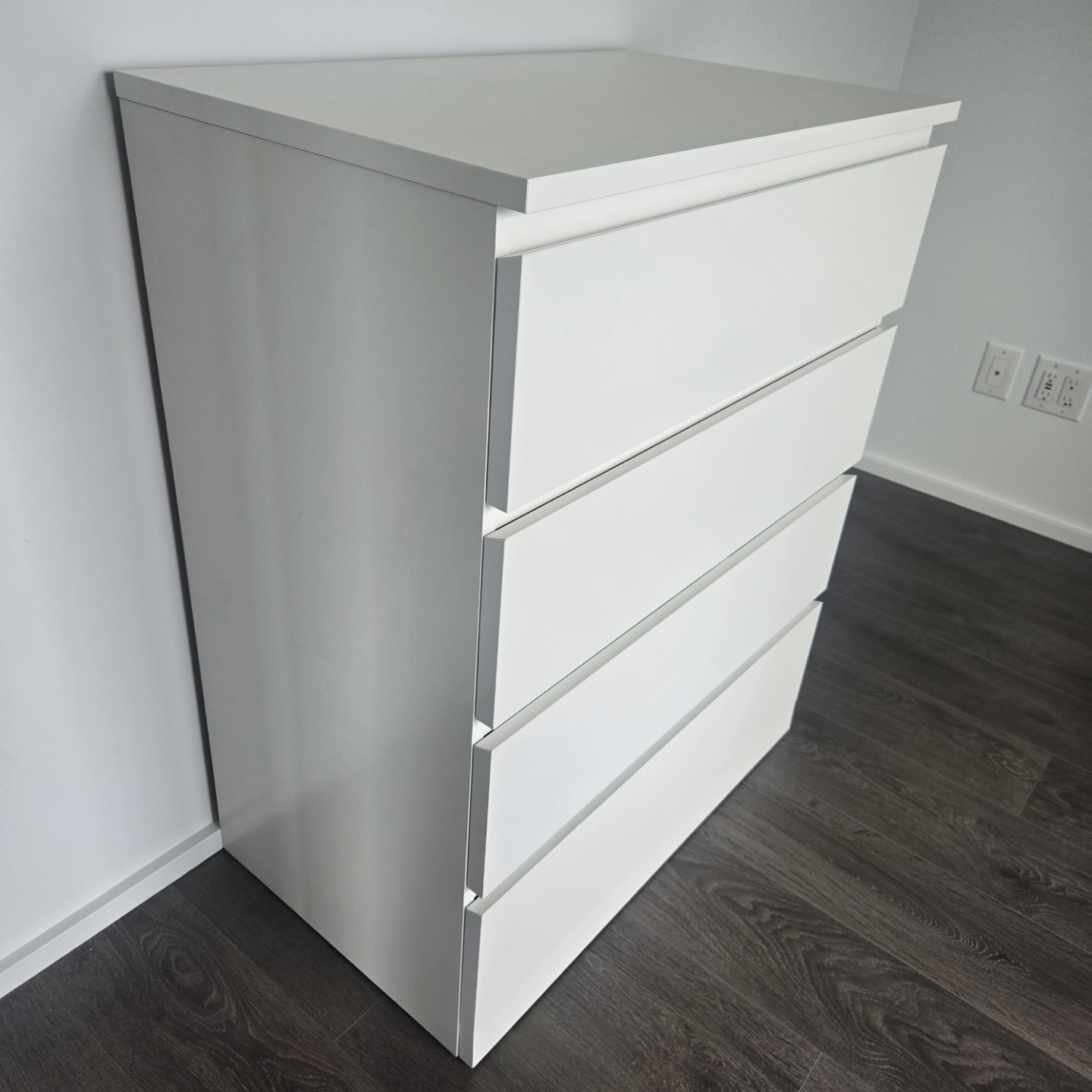 IKEA MALM 4-Drawer Chest - White - photo 2