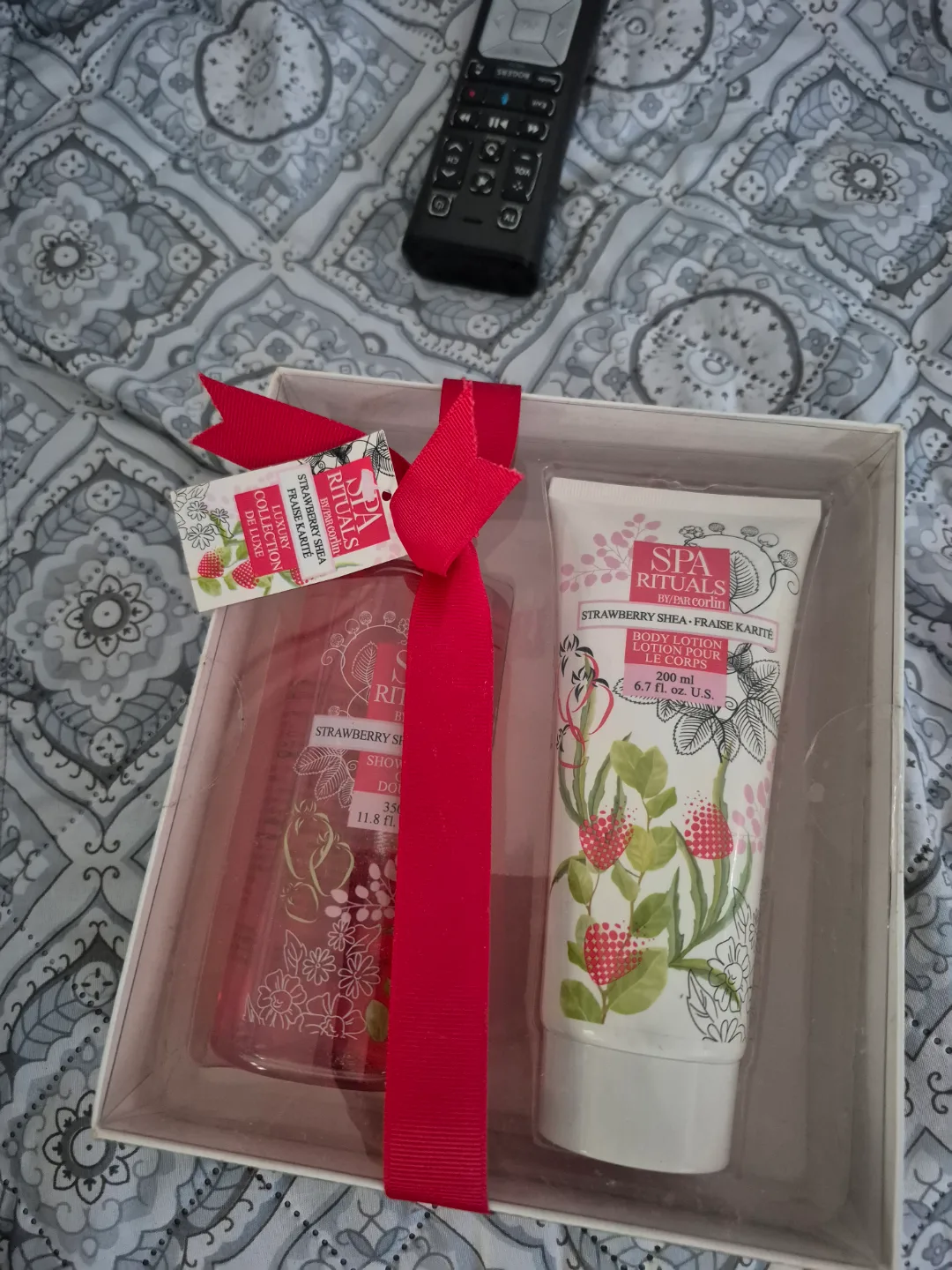 Spa Rituals Strawberry Shea Gift Set thumbnail