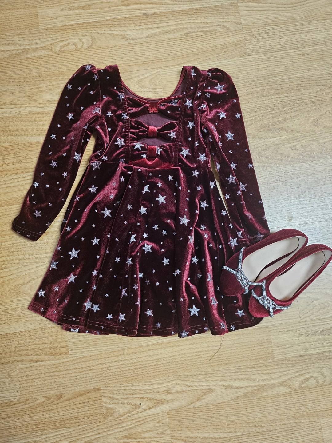 Girls' Maroon Velvet Star Dress and Shoes - photo 2