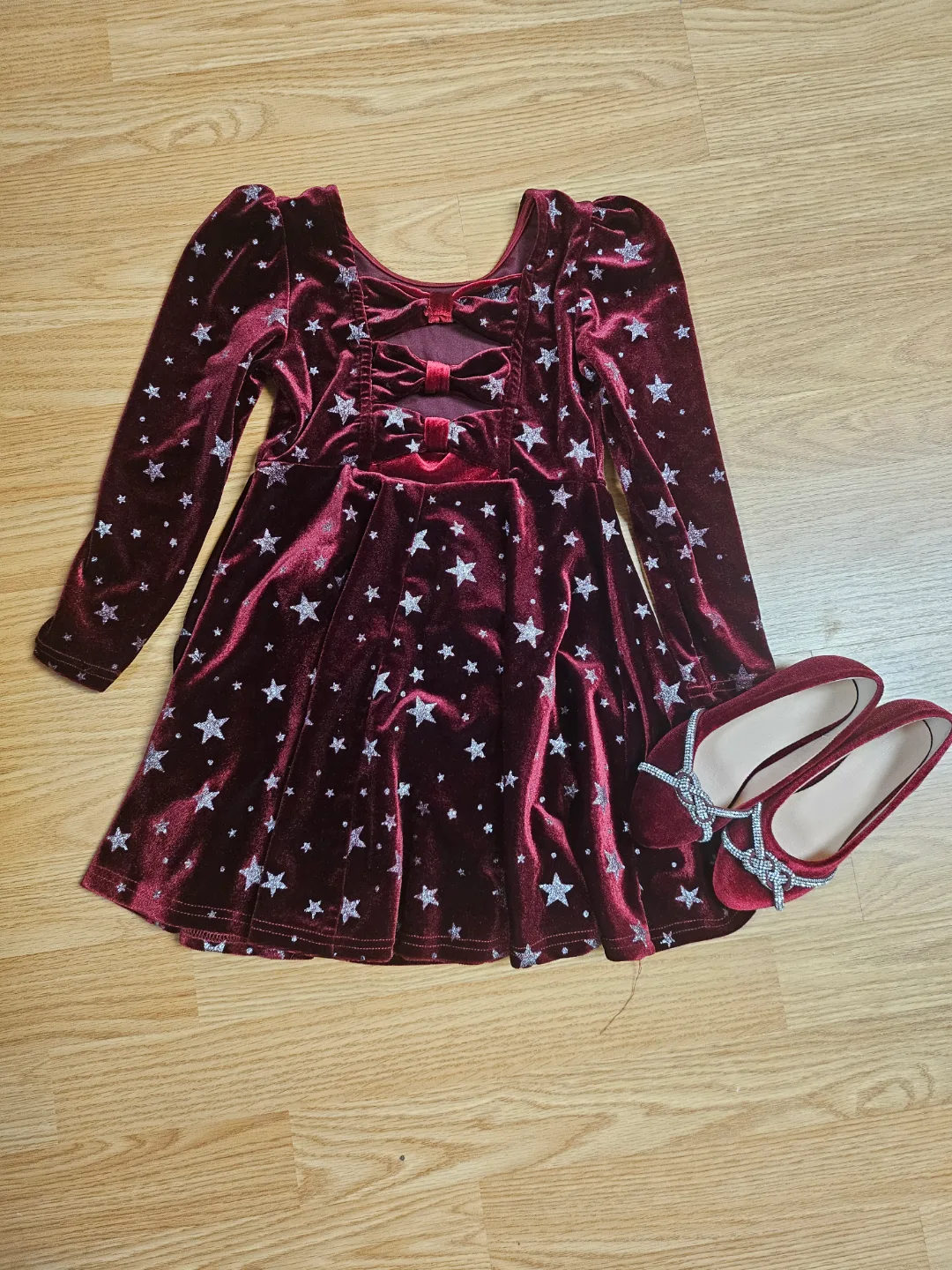 Girls' Maroon Velvet Star Dress and Shoes image indicator(2)