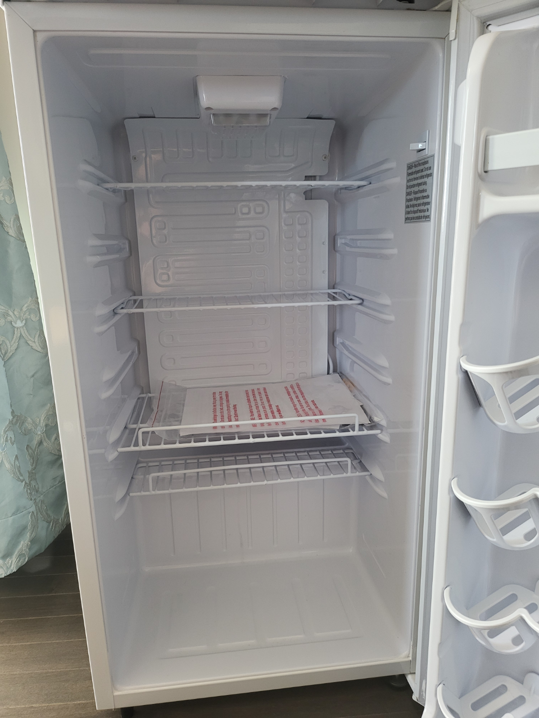 Danby DAR033A1WDD Compact Refrigerator - photo 4