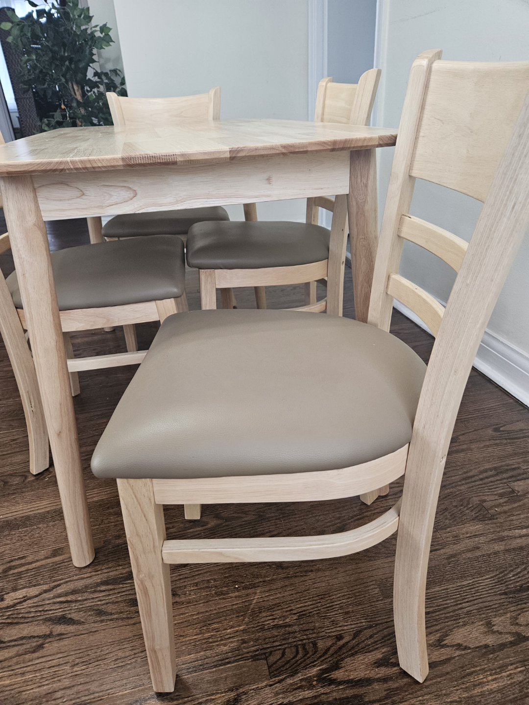 Dining Table Set - 4 Chairs - photo 3