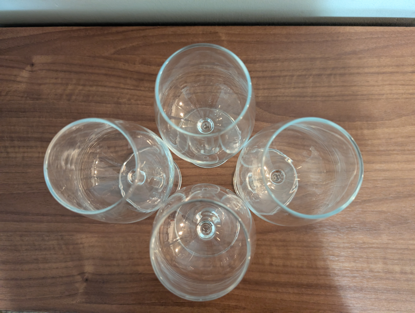 Set of four wine glasses - photo 2