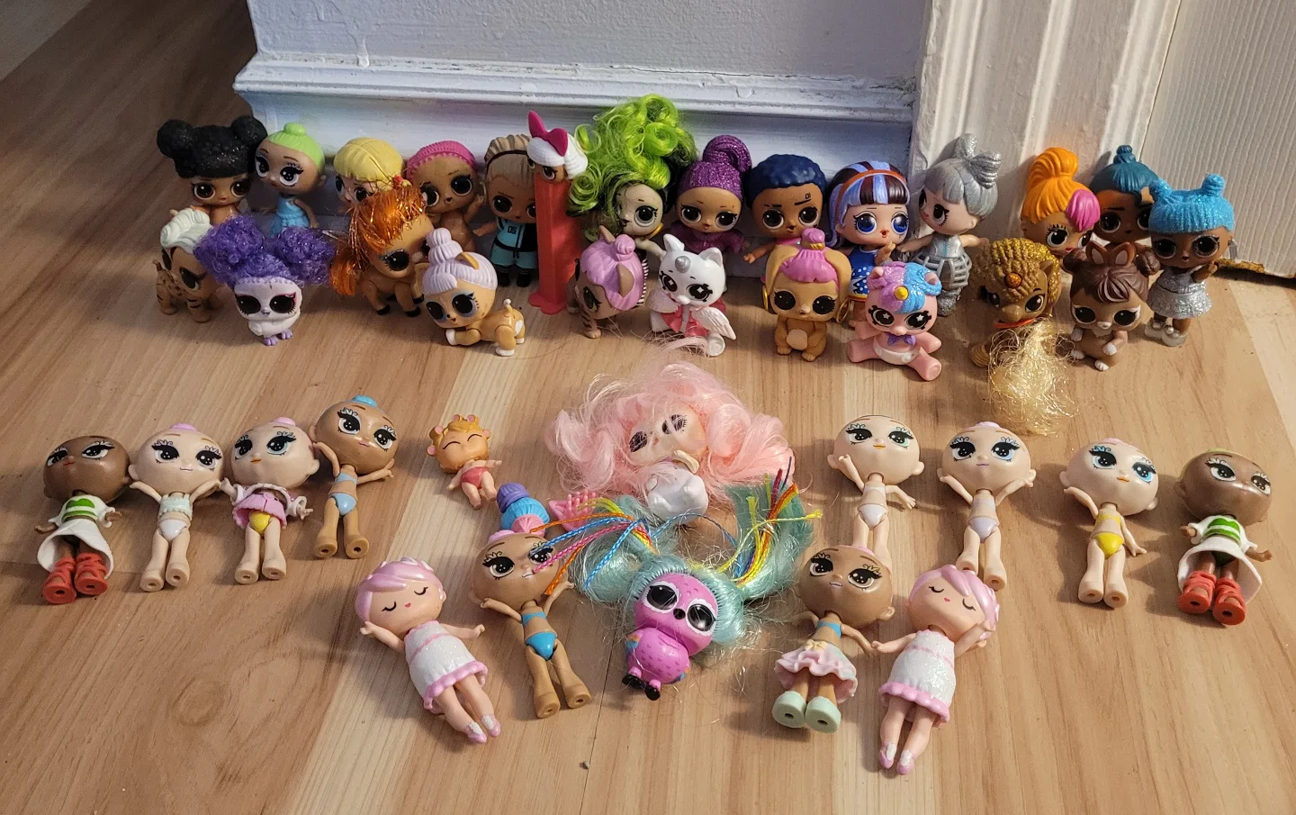 Large Lot of LOL Surprise! Dolls and Accessories thumbnail