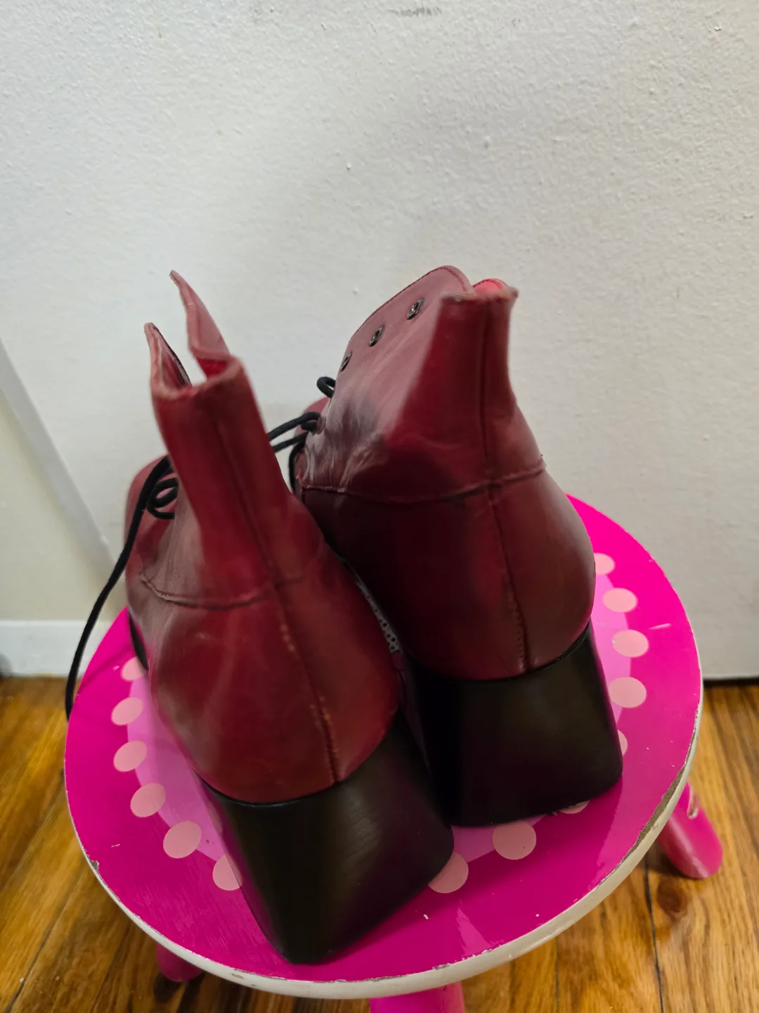 🥕 [freecycle] Vintage Sara Jordan Red Leather Ankle Boots image indicator(2)