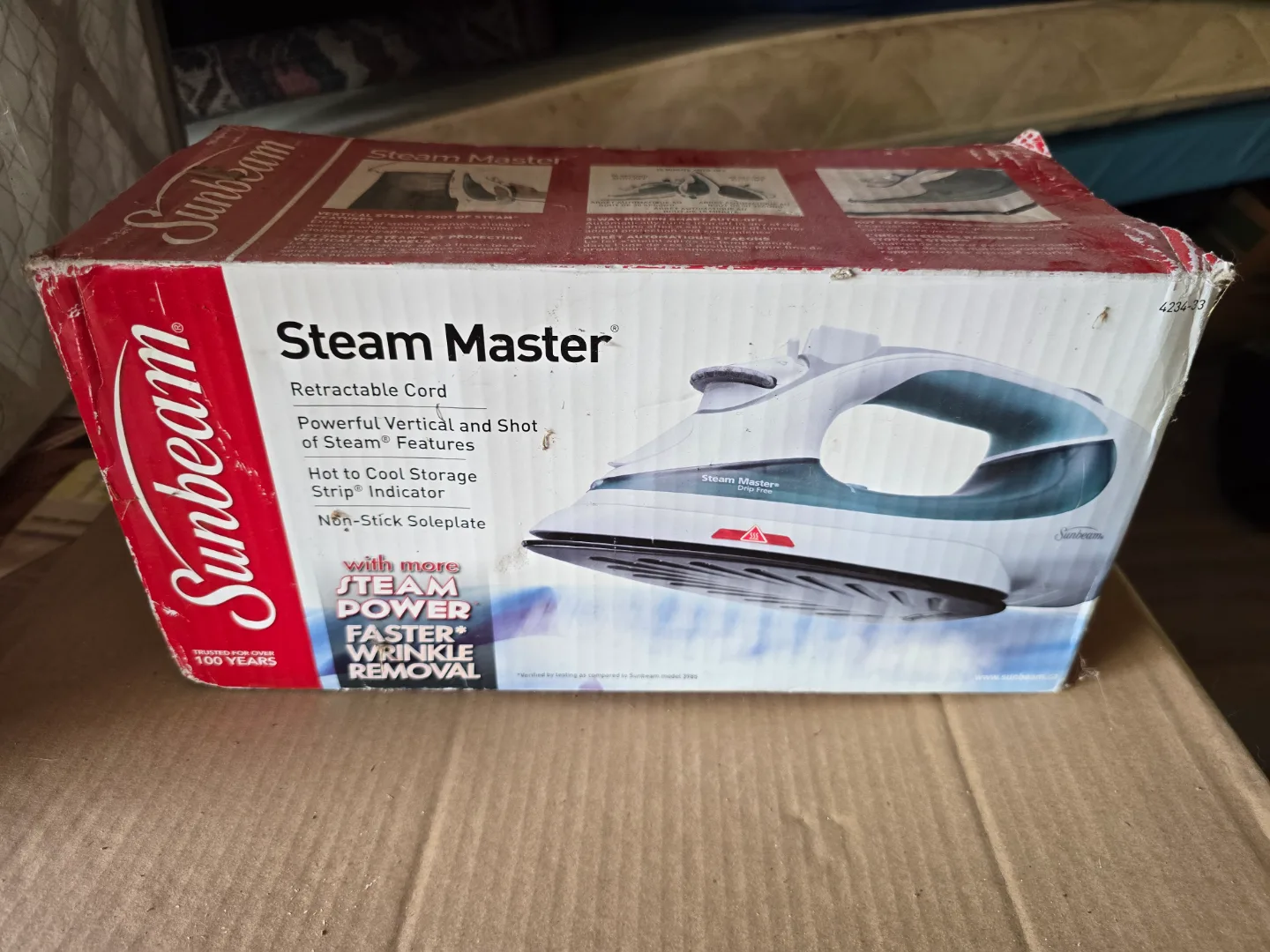 Sunbeam Steam Master Iron - New in Box thumbnail
