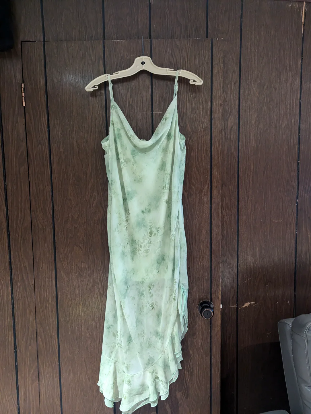 PrettyLittleThing Green Floral Midi Slip Dress thumbnail