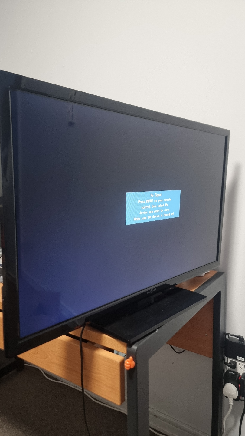 Insignia 34-inch LED TV - photo 2