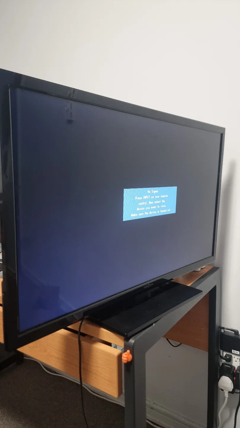 Insignia 34-inch LED TV image indicator(2)