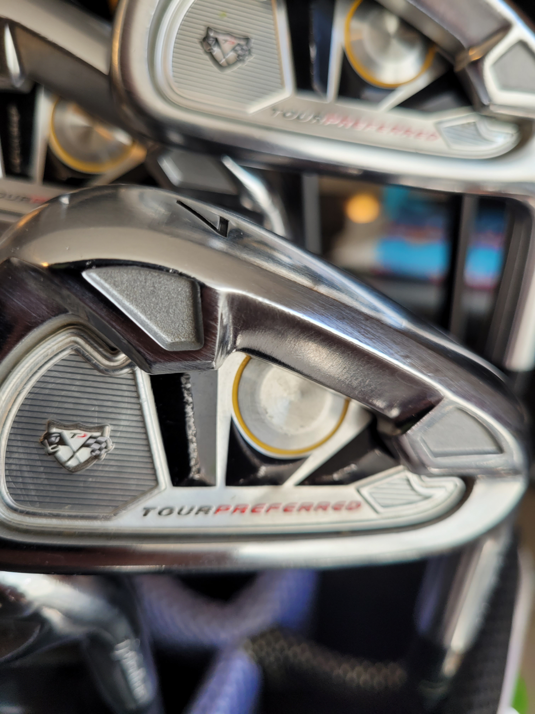 Complete TaylorMade set with Drivers, Irons etc - photo 4