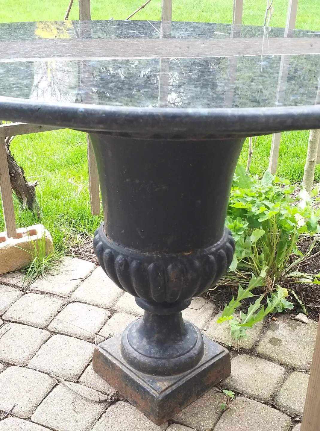 Granite Top Garden Table image indicator(2)