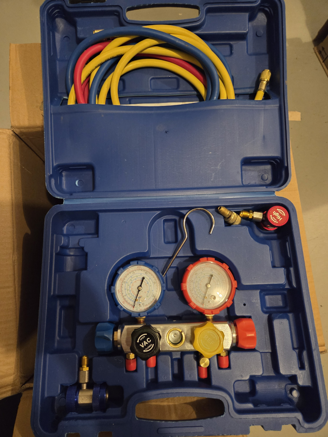Vacuum Pump with Gauge Set