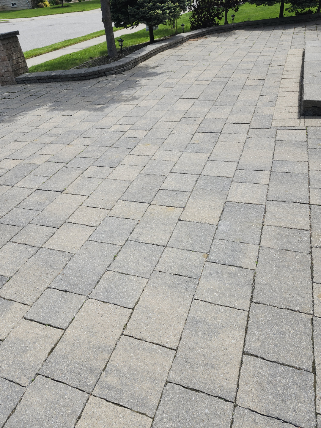 Used interlocking paving stones - photo 2