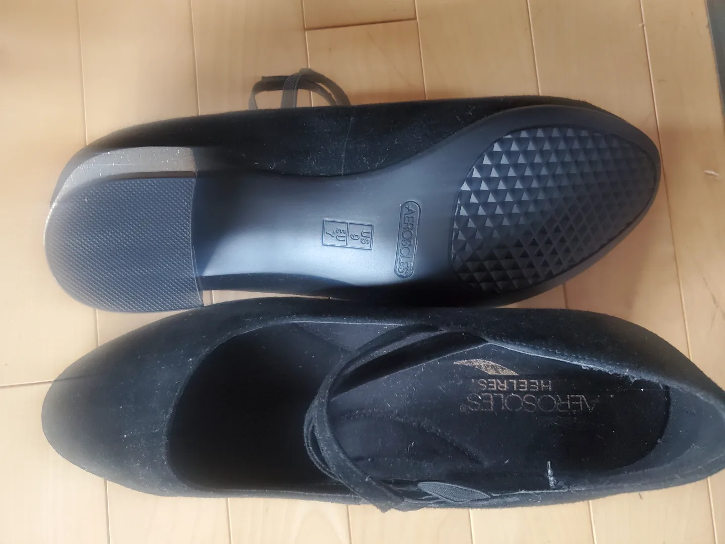 Aerosoles Black Suede Heels image indicator(3)