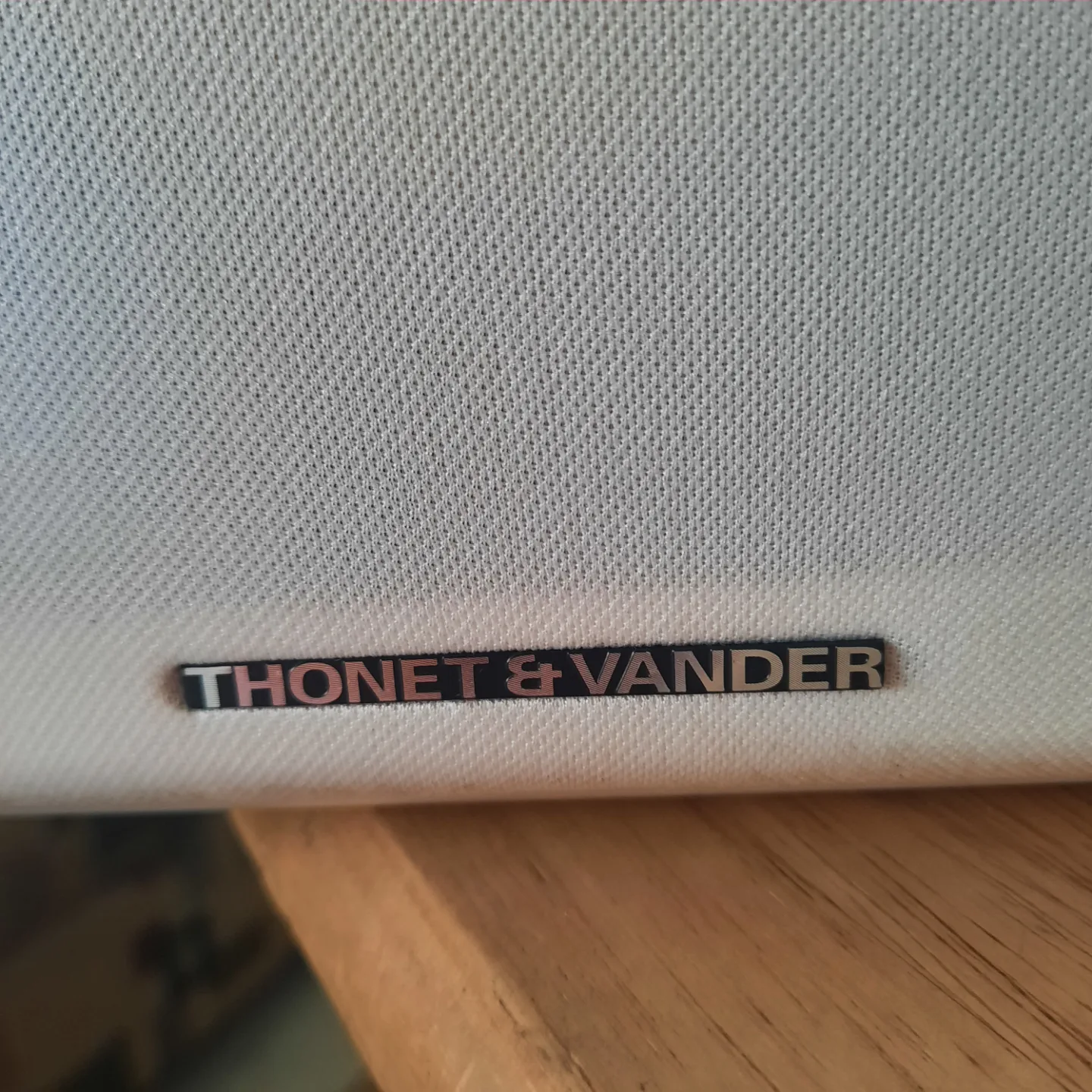 Thonet & Vander Hoch BT speakers image indicator(2)