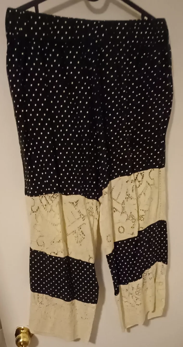 Unique Polka Dot and Lace Cropped Pants image indicator(2)