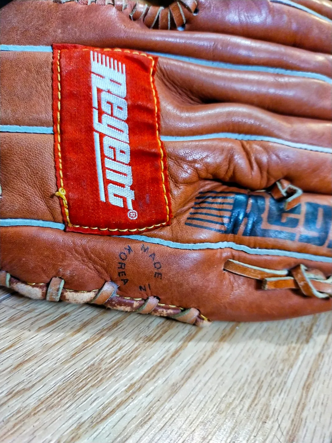 Regeant Magnum III 14" Right-Handed Baseball Glove image indicator(3)