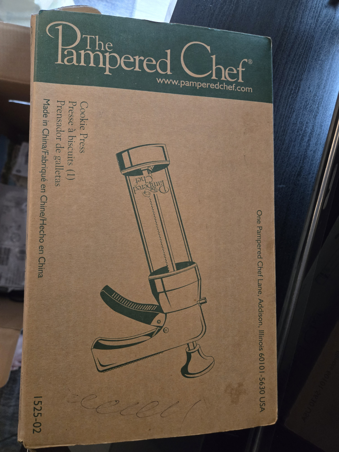 The Pampered Chef Cookie Press with 16 Discs