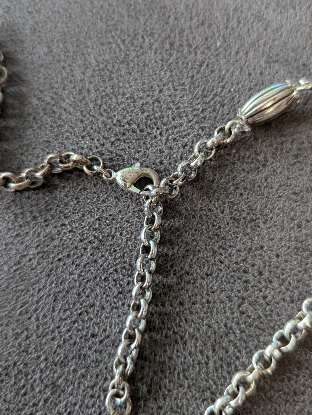 Avon Silver Tone Statement Necklace image indicator(3)