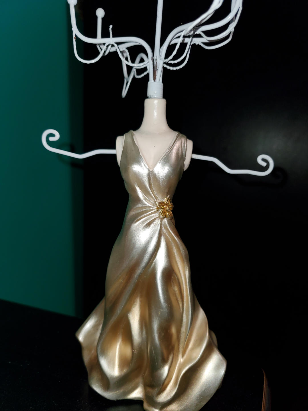Gold Dress Jewellery Organizer (#freecycle) - photo 2