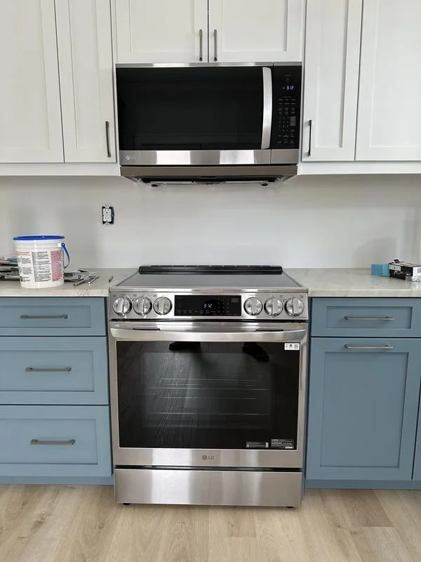 LG Over the Range Microwave thumbnail