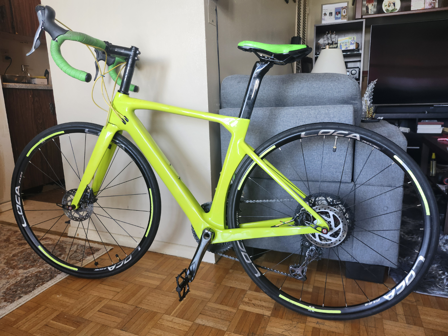 Lime Green Carbon Fibre Road Bike - photo 3