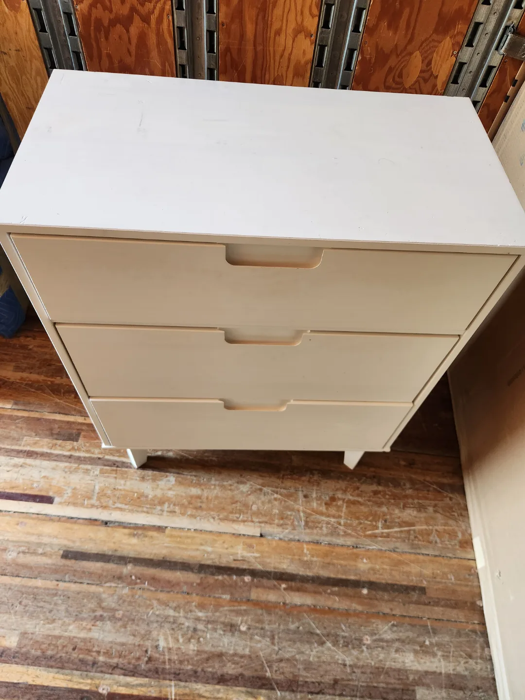 White 3-Drawer Dresser image indicator(6)