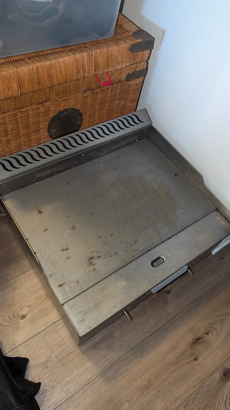 Flat top grill (gas powered) thumbnail