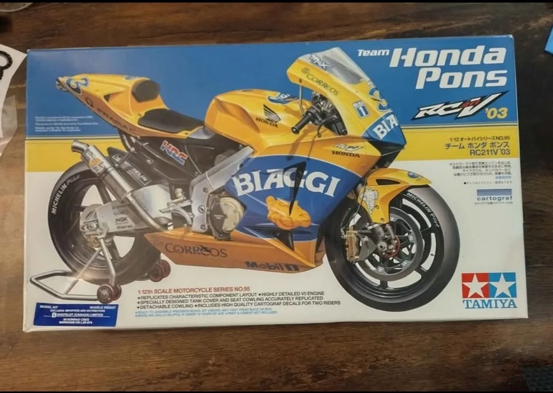 Tamiya 1/12 Honda Pons RC211V '03 Motorcycle Model Kit thumbnail