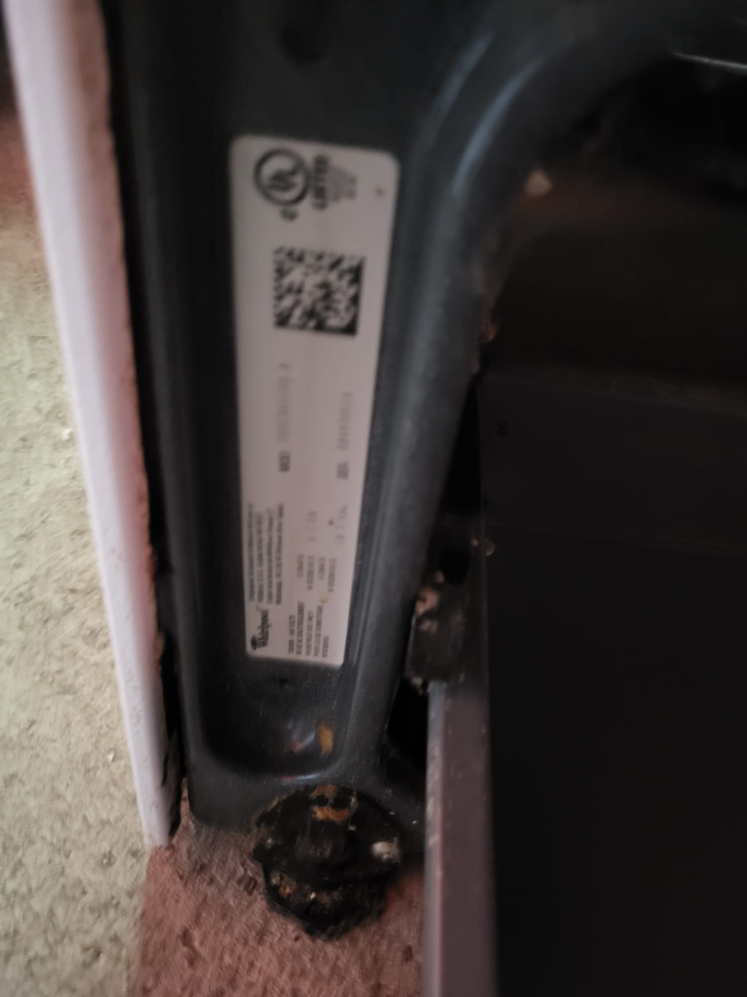 Whirlpool Electric Range - photo 2