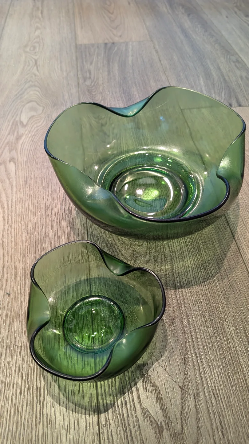 Vintage 1960's Anchor Hocking Folded Glass Serving Bowls thumbnail