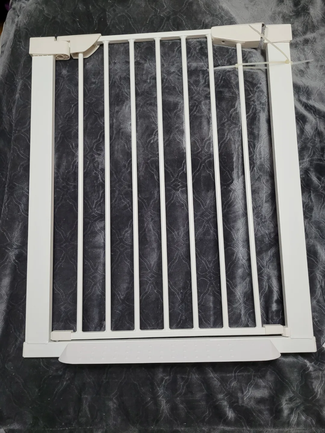 Pressure Mounted Baby Safety Gate with accessories image indicator(4)