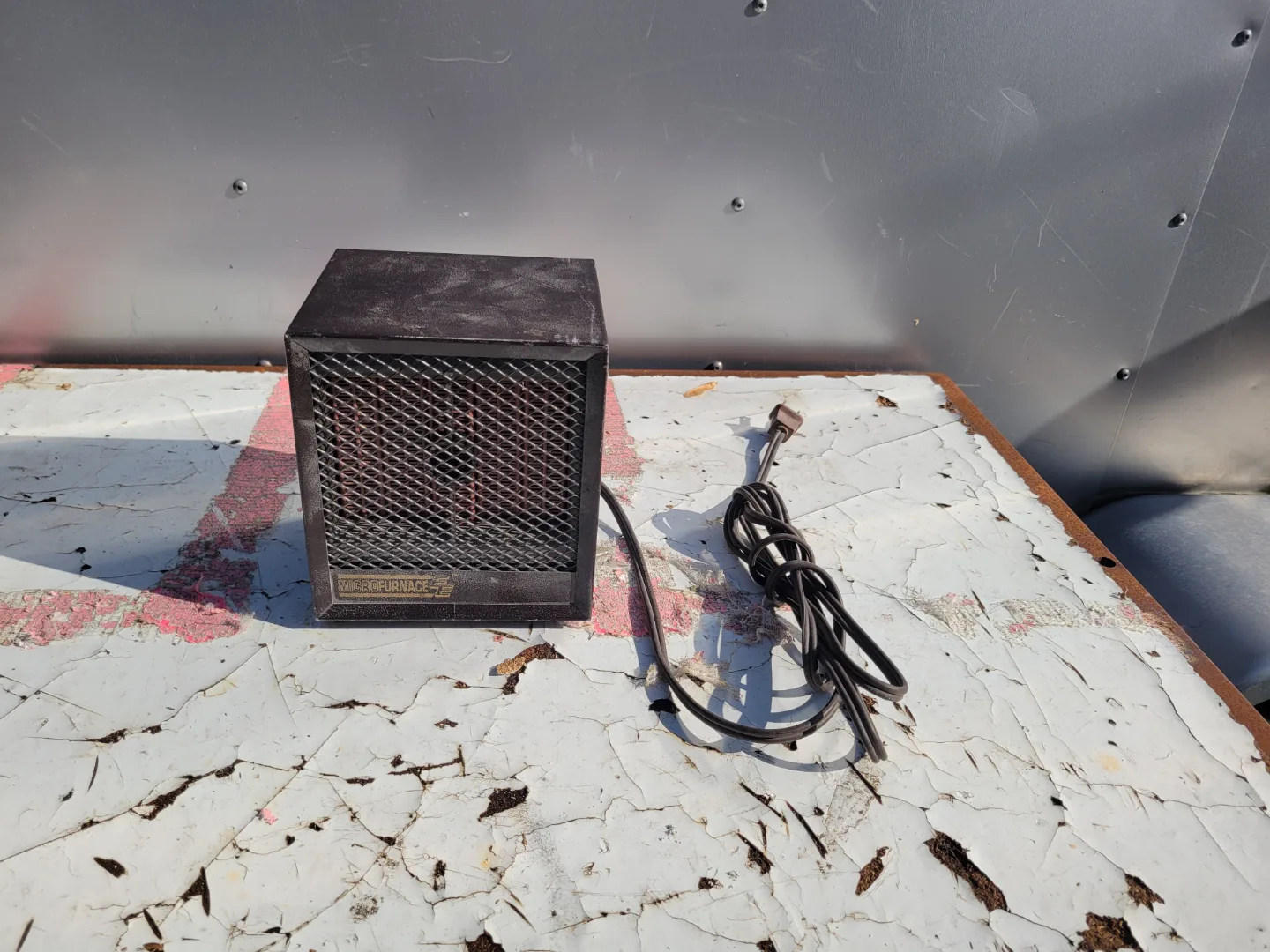 Small micro furnace space heater thumbnail