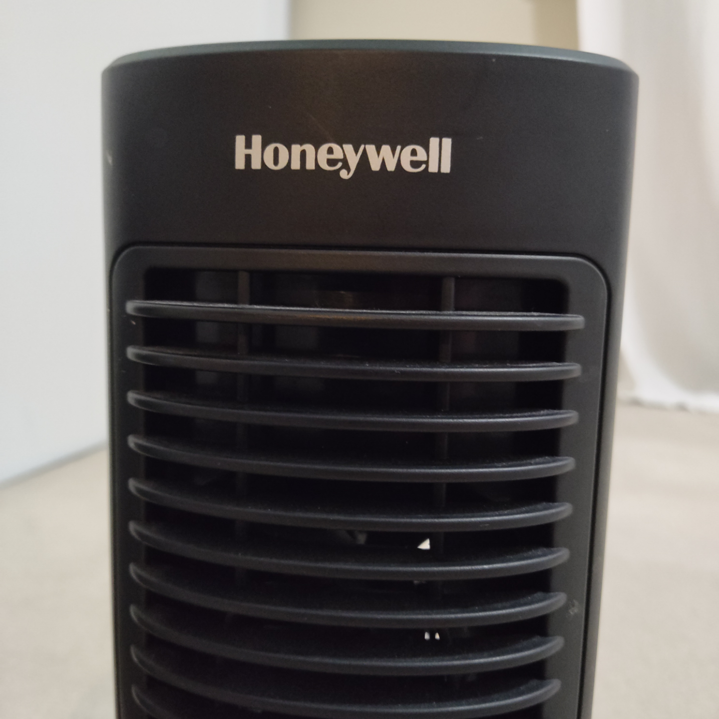 Pair of Honeywell QuietSet Personal Fans - photo 5