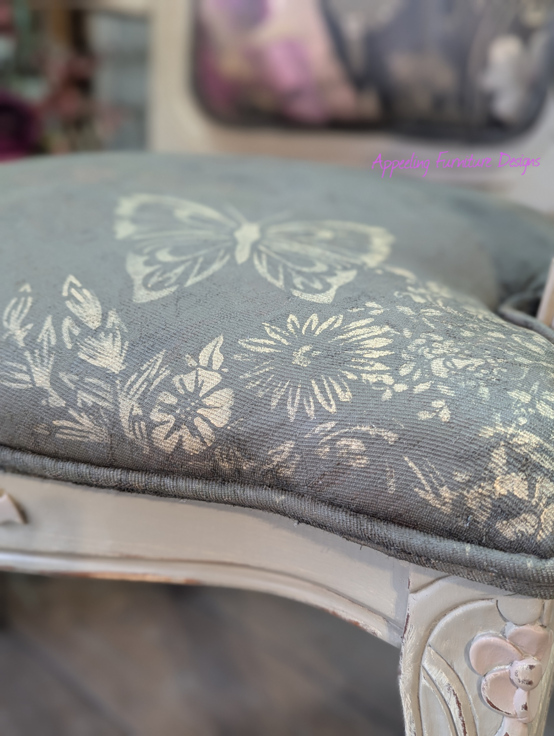 Refurbished Matching Accent Chair & Side Table Set - photo 5