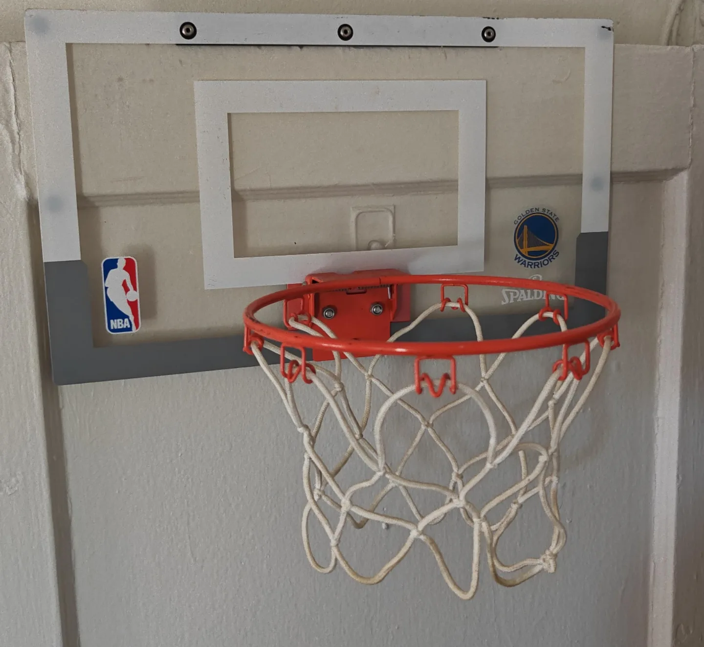 Spalding Golden State Warriors NBA Mini Basketball Hoop image indicator(5)