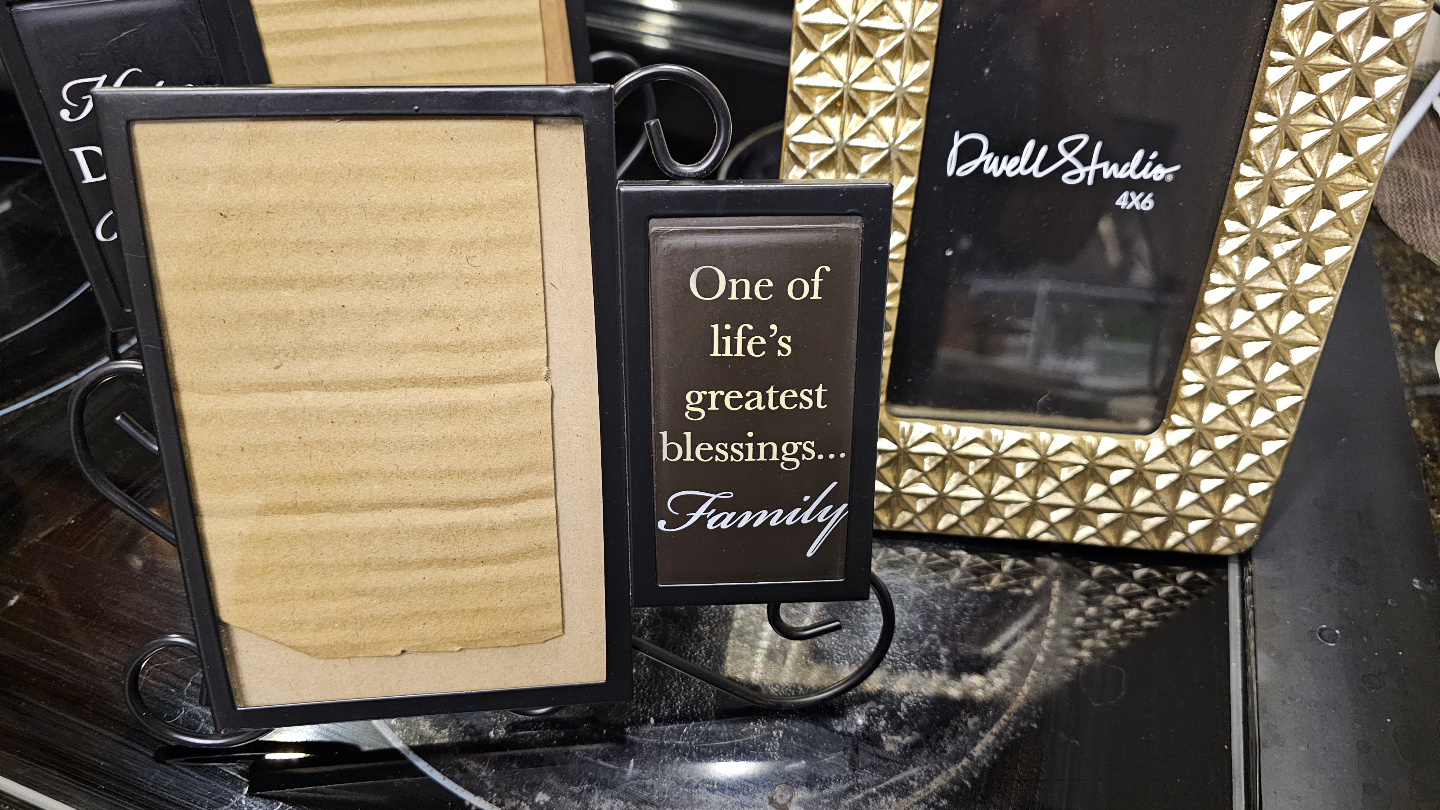 Picture Frames with Inspirational Quotes + 1 Gold Frame - photo 2