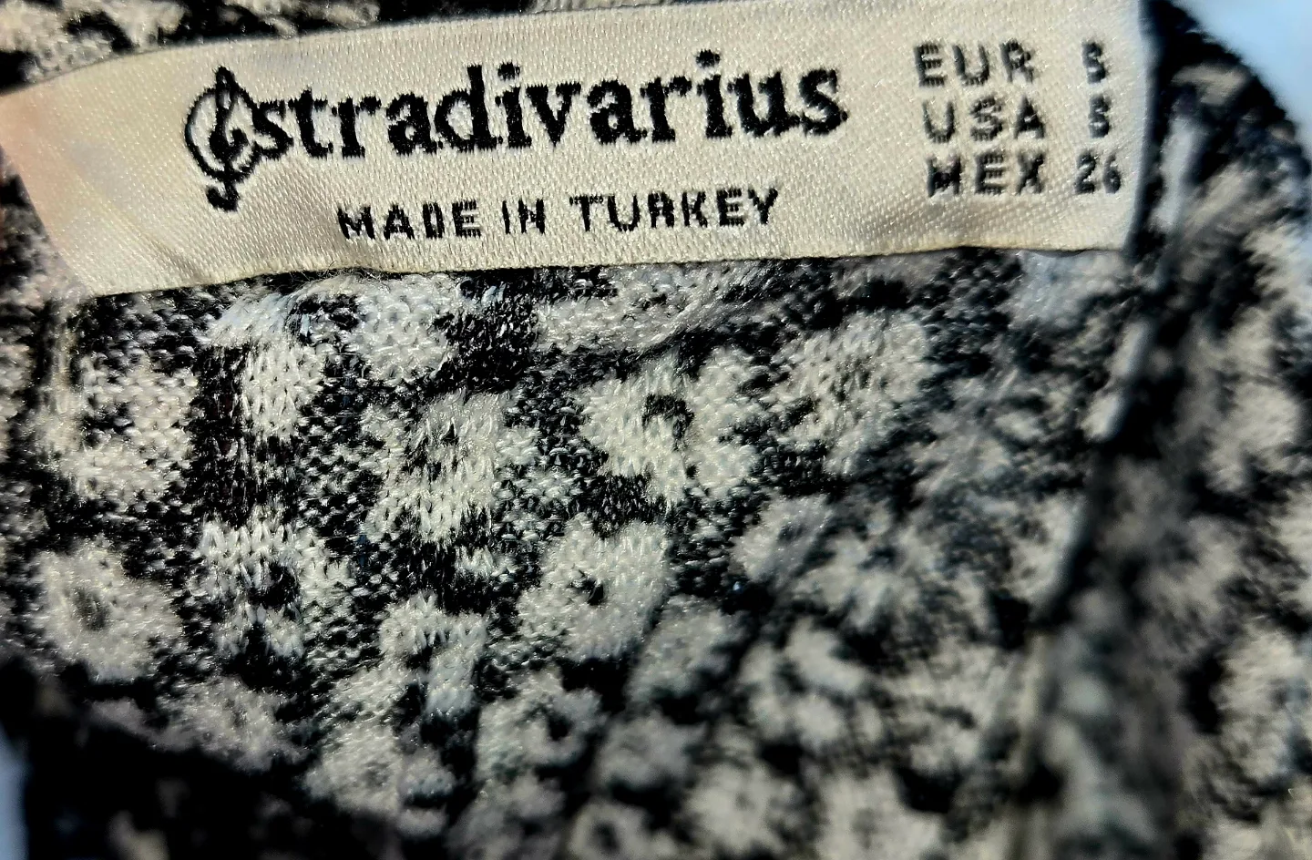 Stradivarius Floral Dress Size Small image indicator(3)