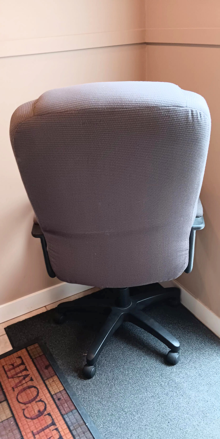 office chair - photo 2