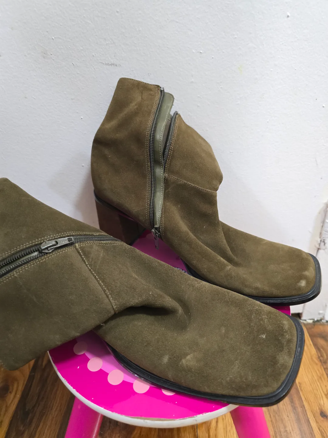🥕[freecycle] Vintage Olive Green Suede Block Heel Ankle Boots image indicator(2)