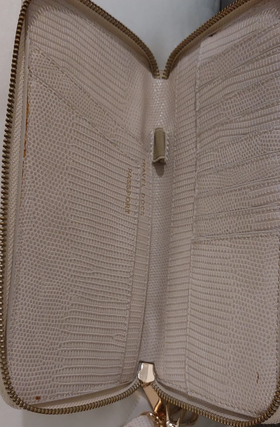 Love & Lore Crossbody Wallet image indicator(6)