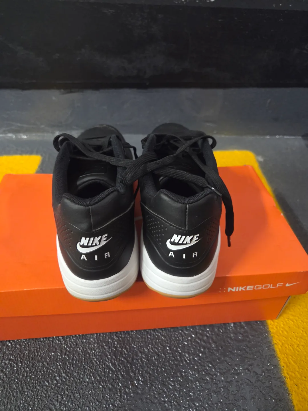 Nike Air golf shoes size 9 image indicator(3)