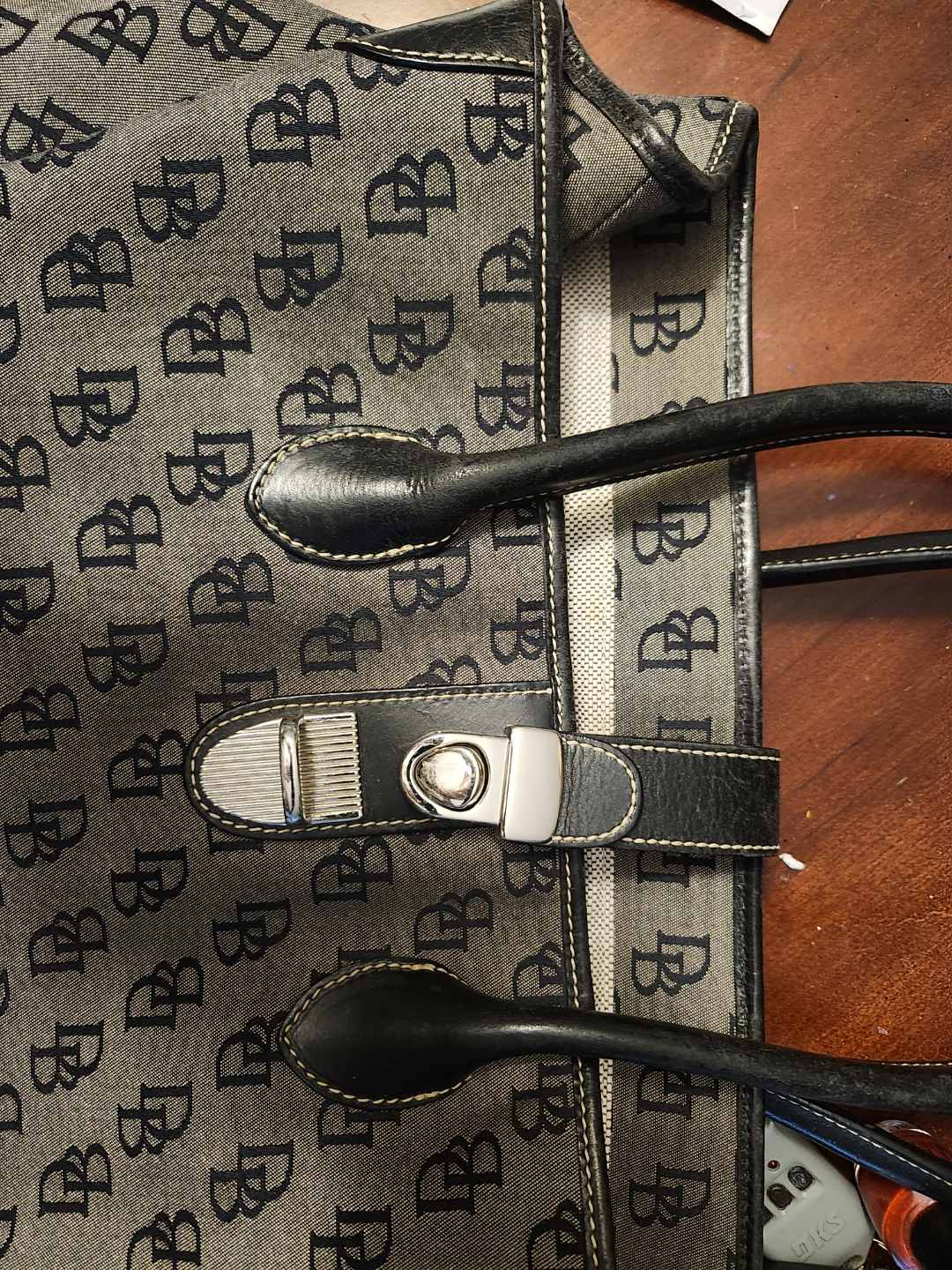 Dooney and Bourne Leather Tote Purse - photo 3