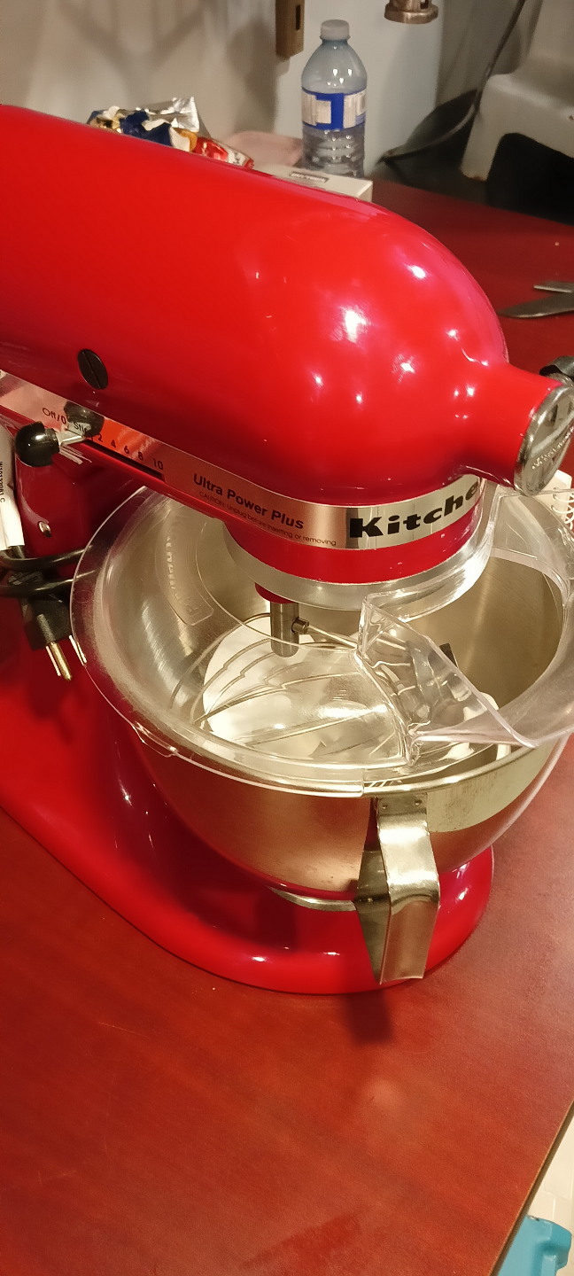kitchen aid red brand new with recipe book..4.5 qrts - photo 2