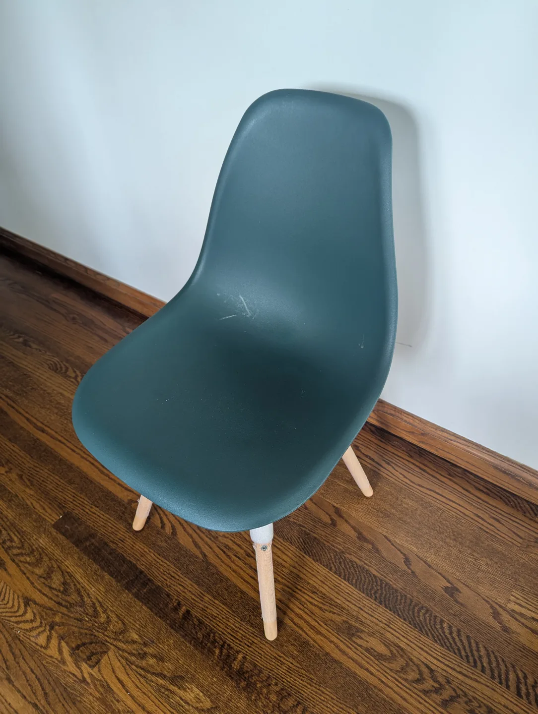 Teal Plastic Chair with Wooden Legs Set of 4 image indicator(2)