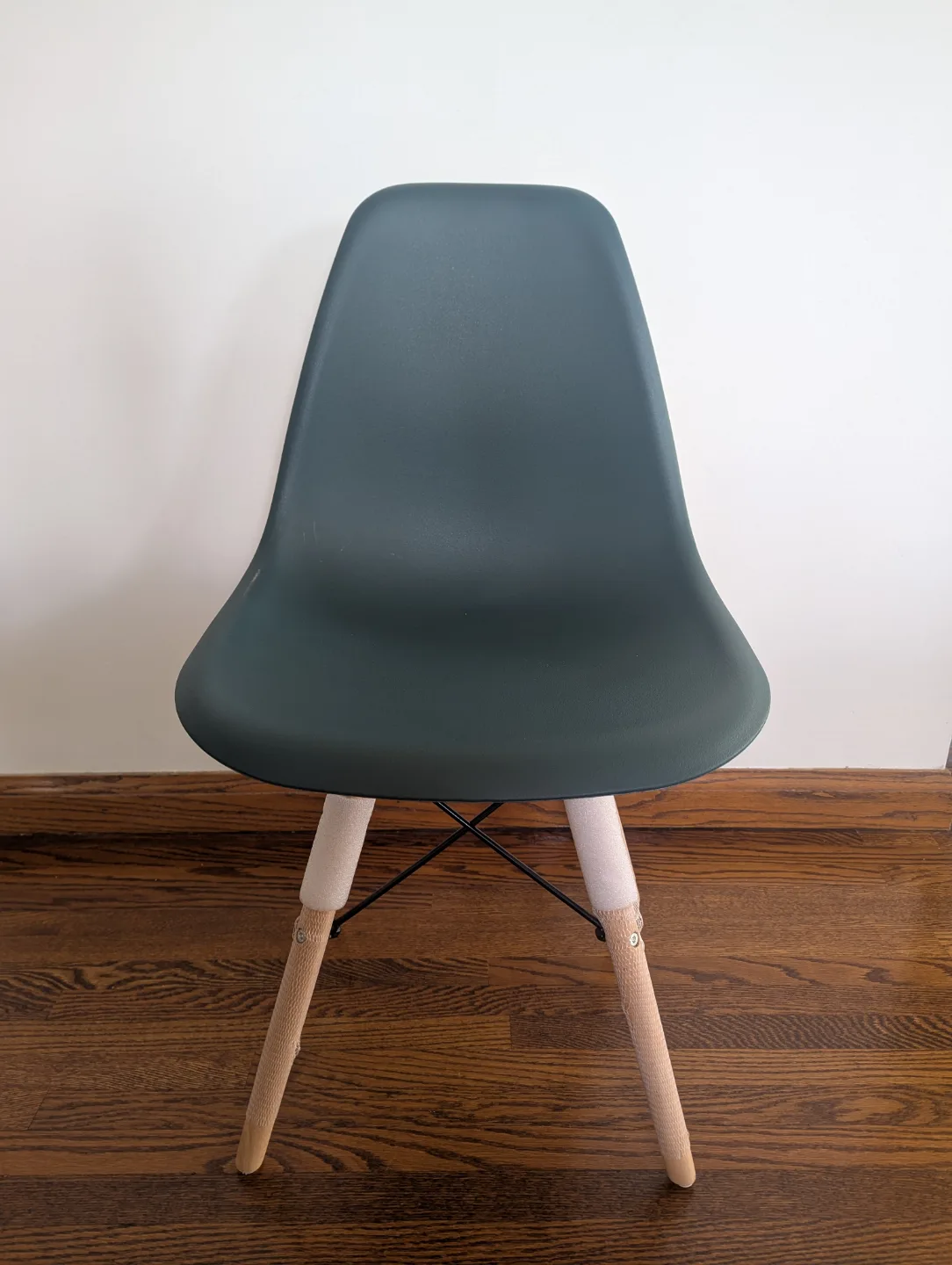 Teal Plastic Chair with Wooden Legs Set of 4 image indicator(5)