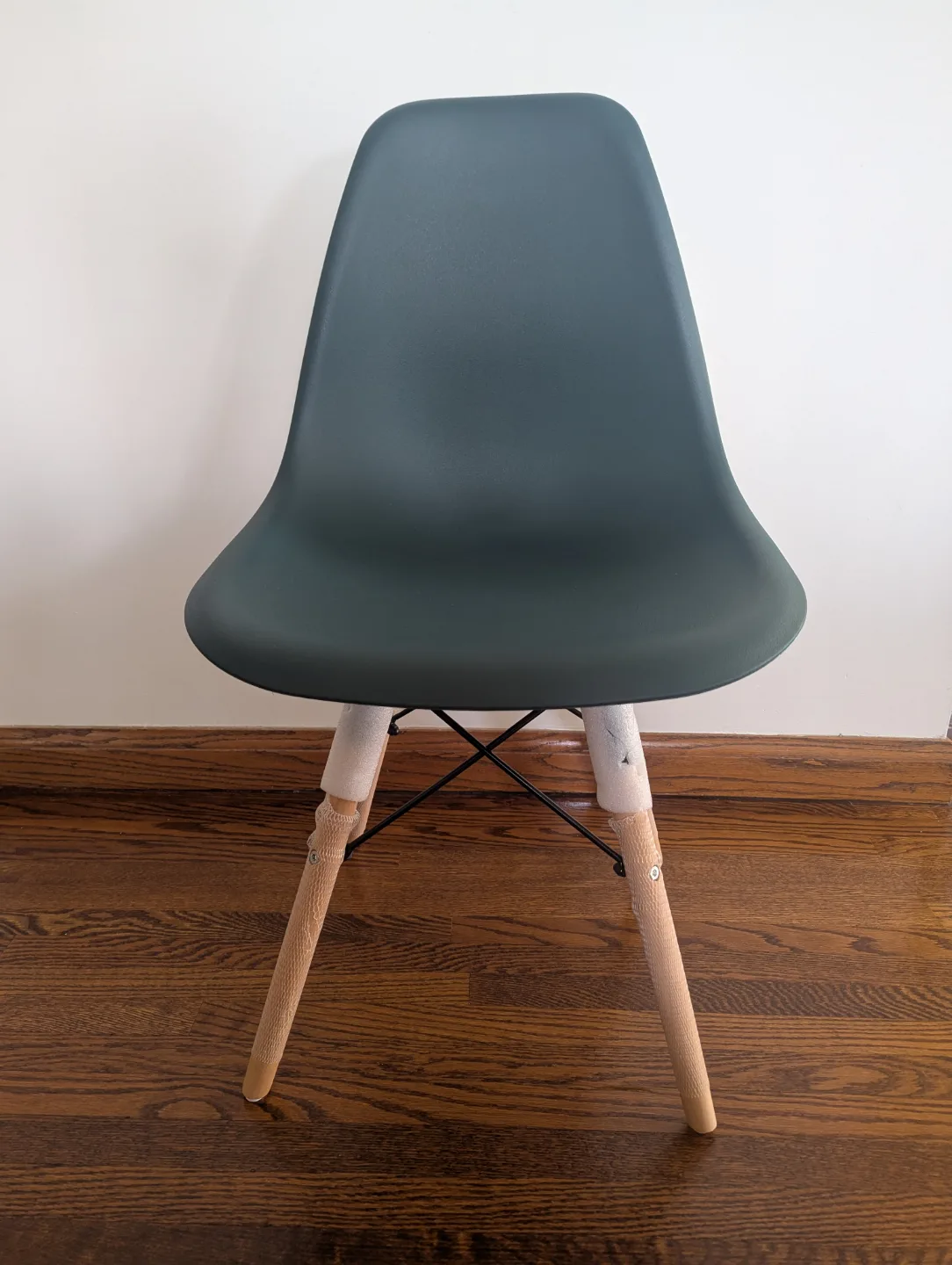 Teal Plastic Chair with Wooden Legs Set of 4 image indicator(7)