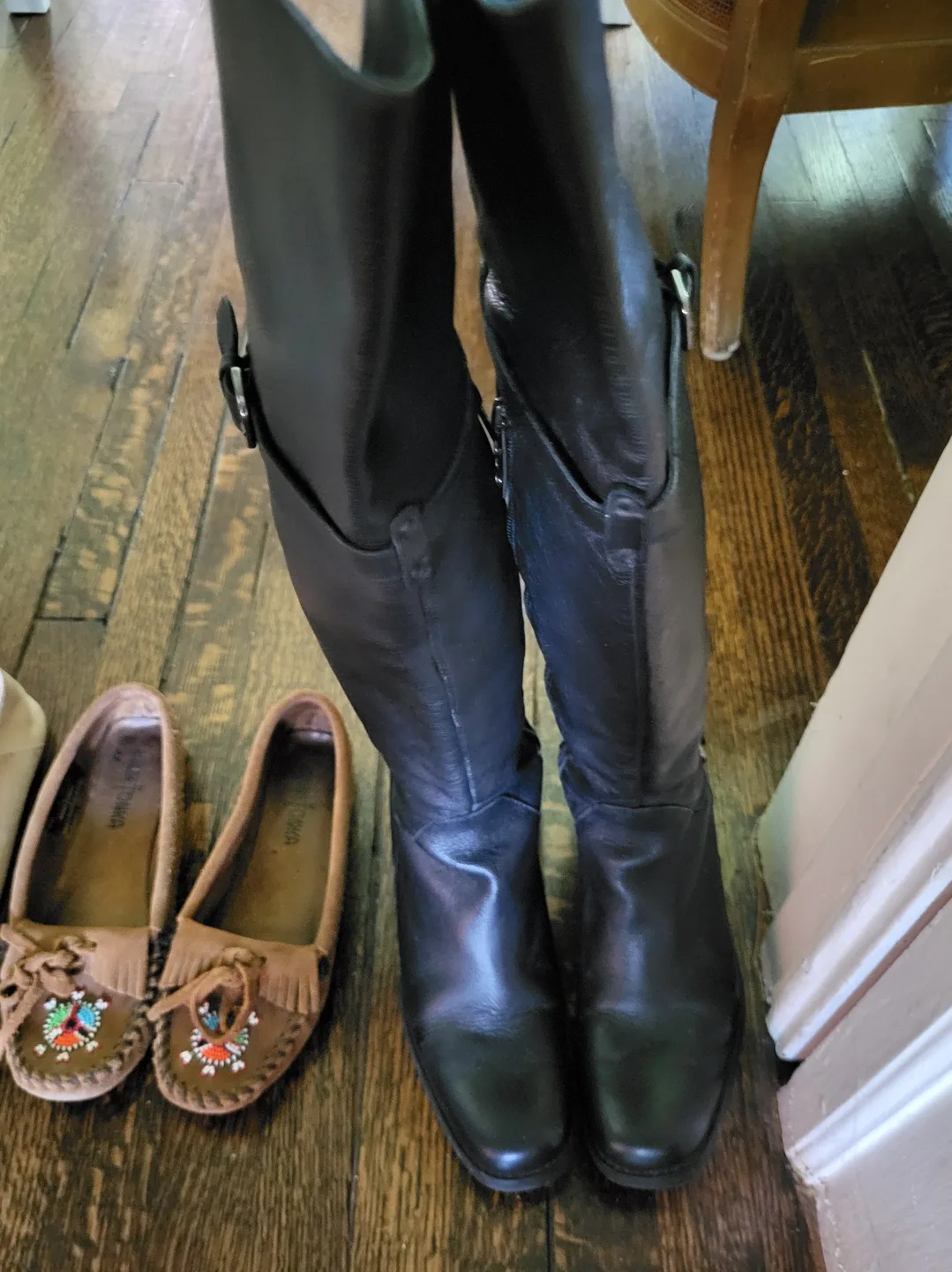 ❣️ 6 Pairs of Shoes - Loafers Sandals Heels Boots size 6 & 6.5 image indicator(4)