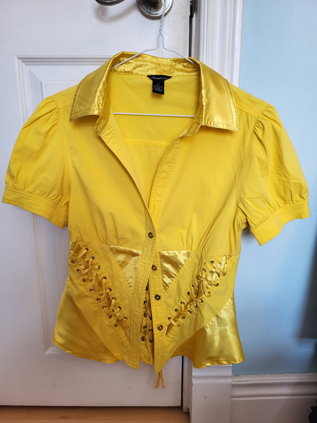 Cute Yellow Blouse 🧡