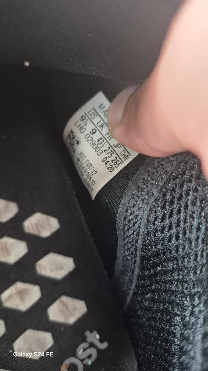 Adidas NMD R1 Shoes - Size 9.5 image indicator(2)